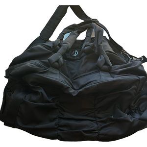 Lululemon overnighter/gym bag